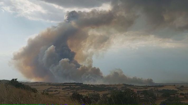 L'Informatiu - Un incendi de sisena generació amb un pirocúmul de rècord