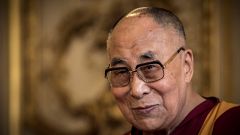 El dalái lama anuncia su reencarnación