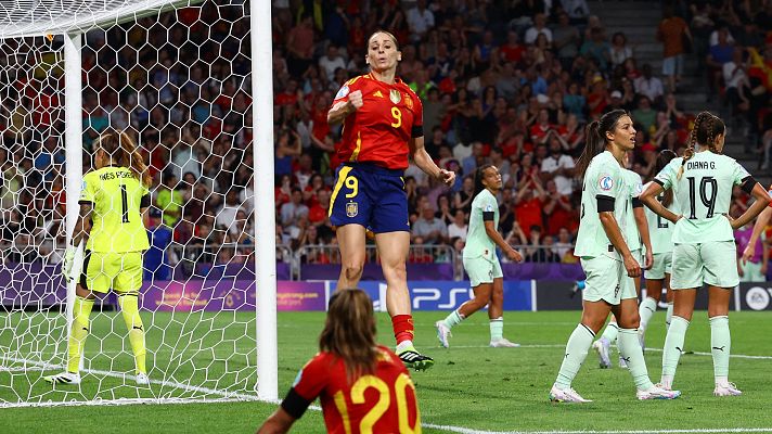  - El segundo gol de Esther con algo de fortuna