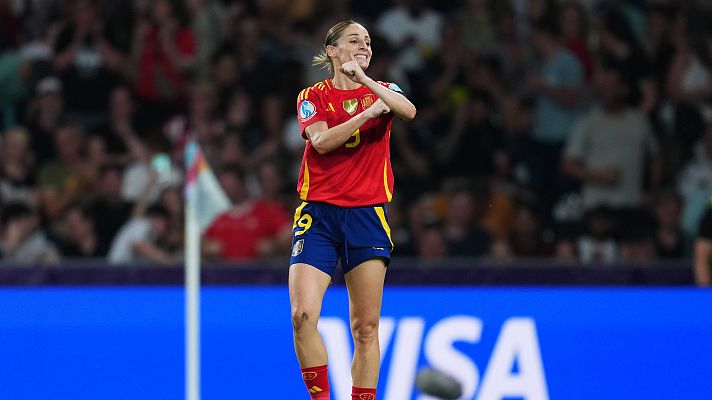  - Esther marca su segundo gol con algo de fortuna