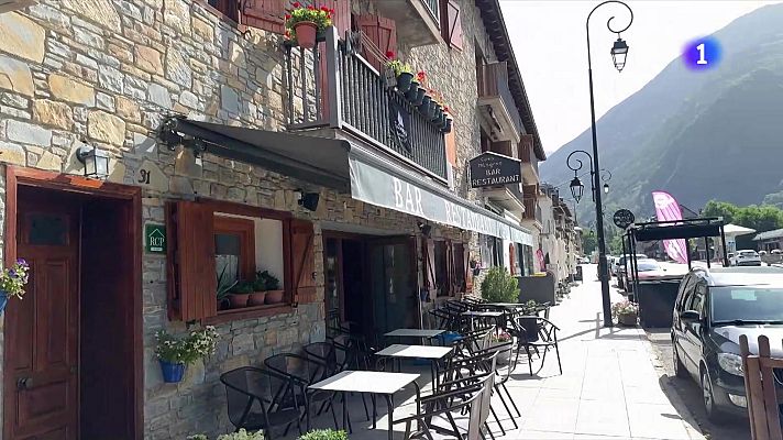 L'Informatiu - Més espai per a turistes que per a residents