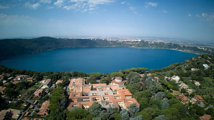 Telediario Fin de Semana - León XIV recupera el traslado papal de verano a Castel Gandolfo