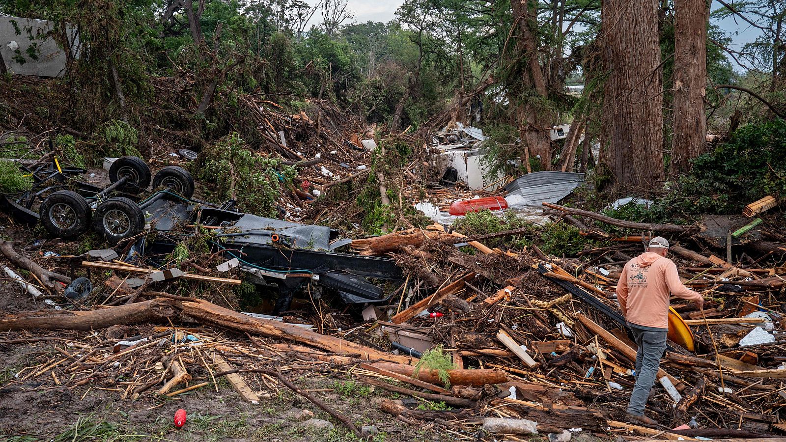 Aumentan a 82 las personas fallecidas en las inundaciones de Texas - Telediario Matinal | Ver