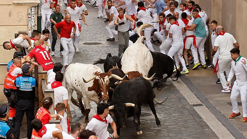 VÍDEO San Fermín 2025 | Primer encierro en RNE - Sanfermines en RNE | Ver