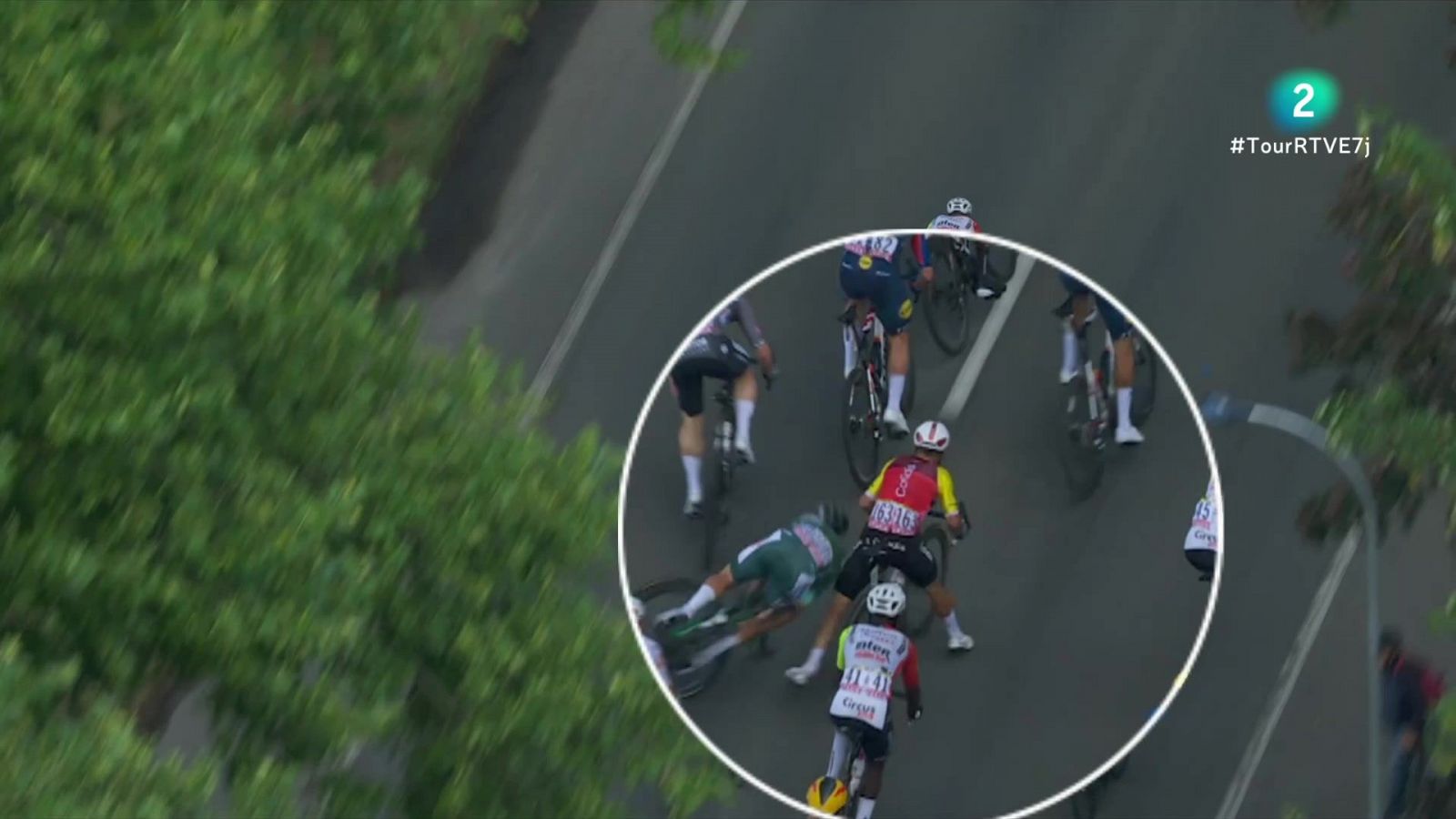 Philipsen abandona el Tour por una caída en el sprint intermedio | Ver