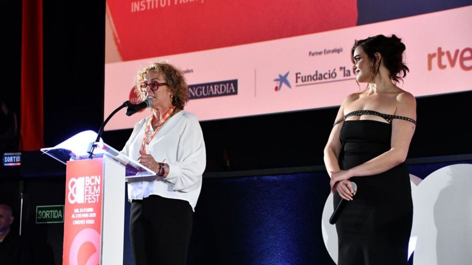 Gala inaugural BCN Film Fest 2025 amb Barbie Ferreira i premi a Tono Folguera | RTVE Catalunya - Especials en català | Veure