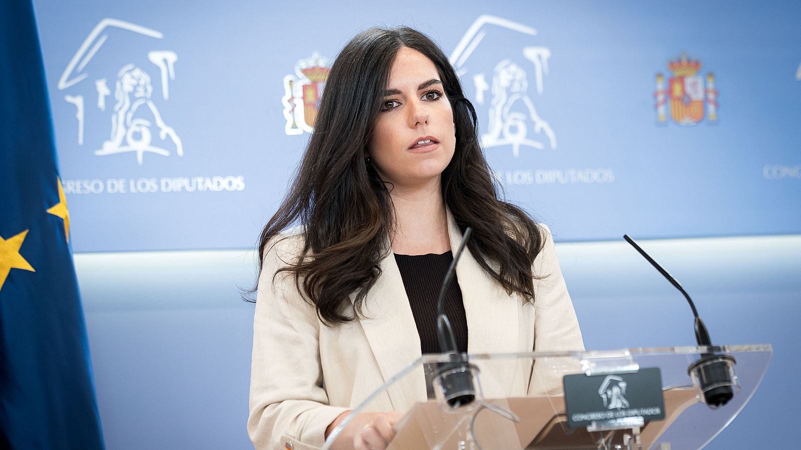 Vox propone expulsar a millones de migrantes: "No se va a quedar nadie de forma ilegal" - Telediario 1 | Ver