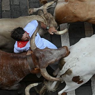 VÍDEO | El tercer encierro deja una carrera rapidísima y atropellada