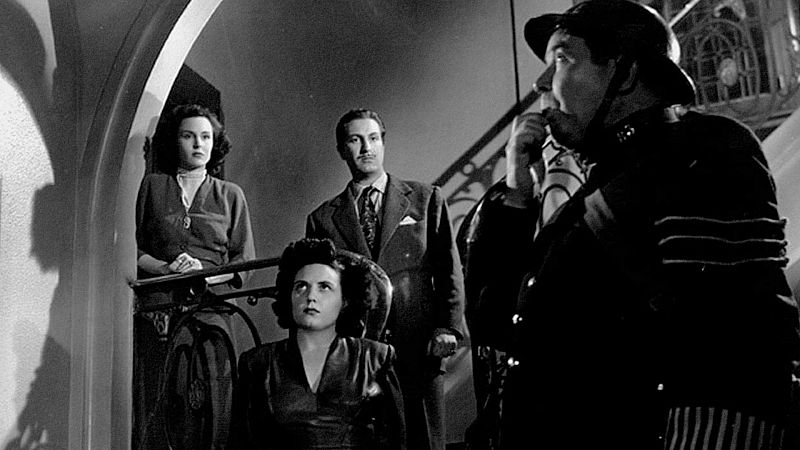Cine de siempre Noventa minutos 12/07/2025 01:17:13 Un ataque a�reo sobre Londres deja a doce personas atrapadas en un refugio. Solo queda aire para hora y media? y m�scaras que no pueden ocultar qui�nes son en realidad. Tensi�n, humanidad y verdad en... 