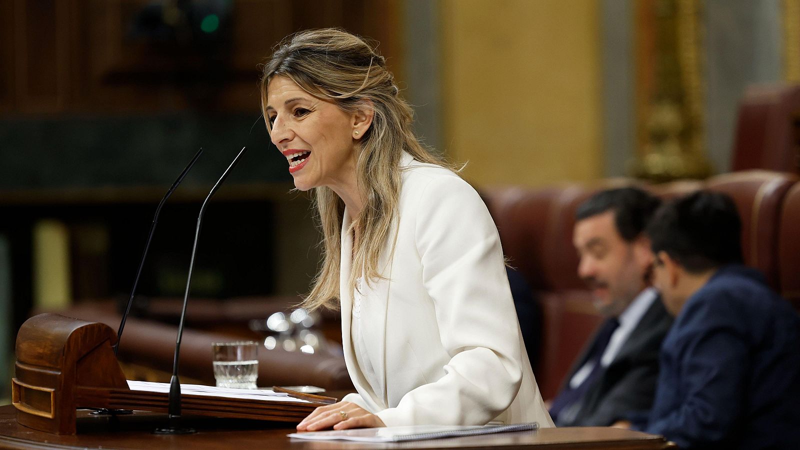Díaz pide a Sánchez "resetear la legislatura": "Sé que usted es honrado, pero la ciudadanía está angustiada" - Informativo 24h | Ver