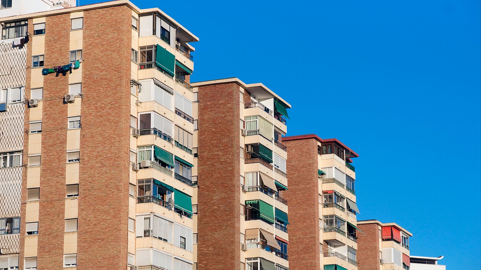 La vivienda asequible en alquiler se encuentra en el sur de España - Telediario 1 | Ver