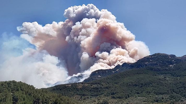 Telediario 1 - Estabilizado el incendio de Paüls, aunque se mantiene el confinamiento en esta localidad
