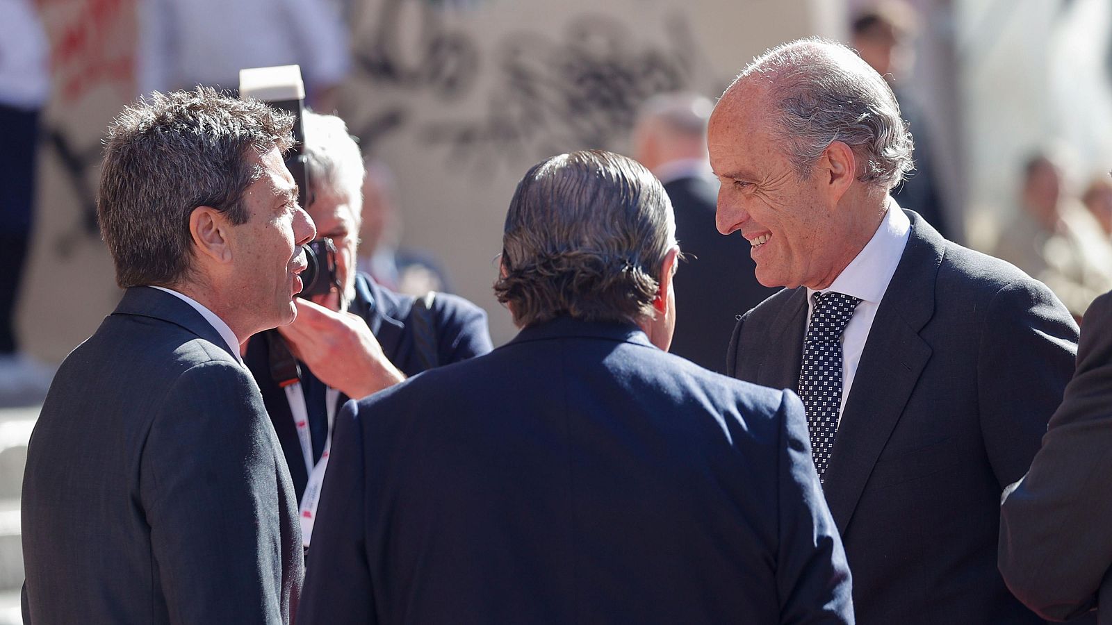 Mazón expresa su respeto a la candidatura de Camps al PP valenciano - Informativo 24h | Ver