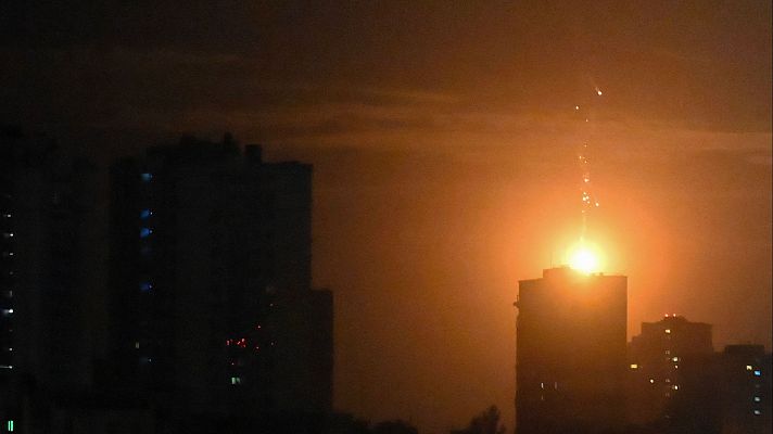 Telediario 1 - Rusia intensifica sus ataques y lanza cientos de drones sobre Kiev