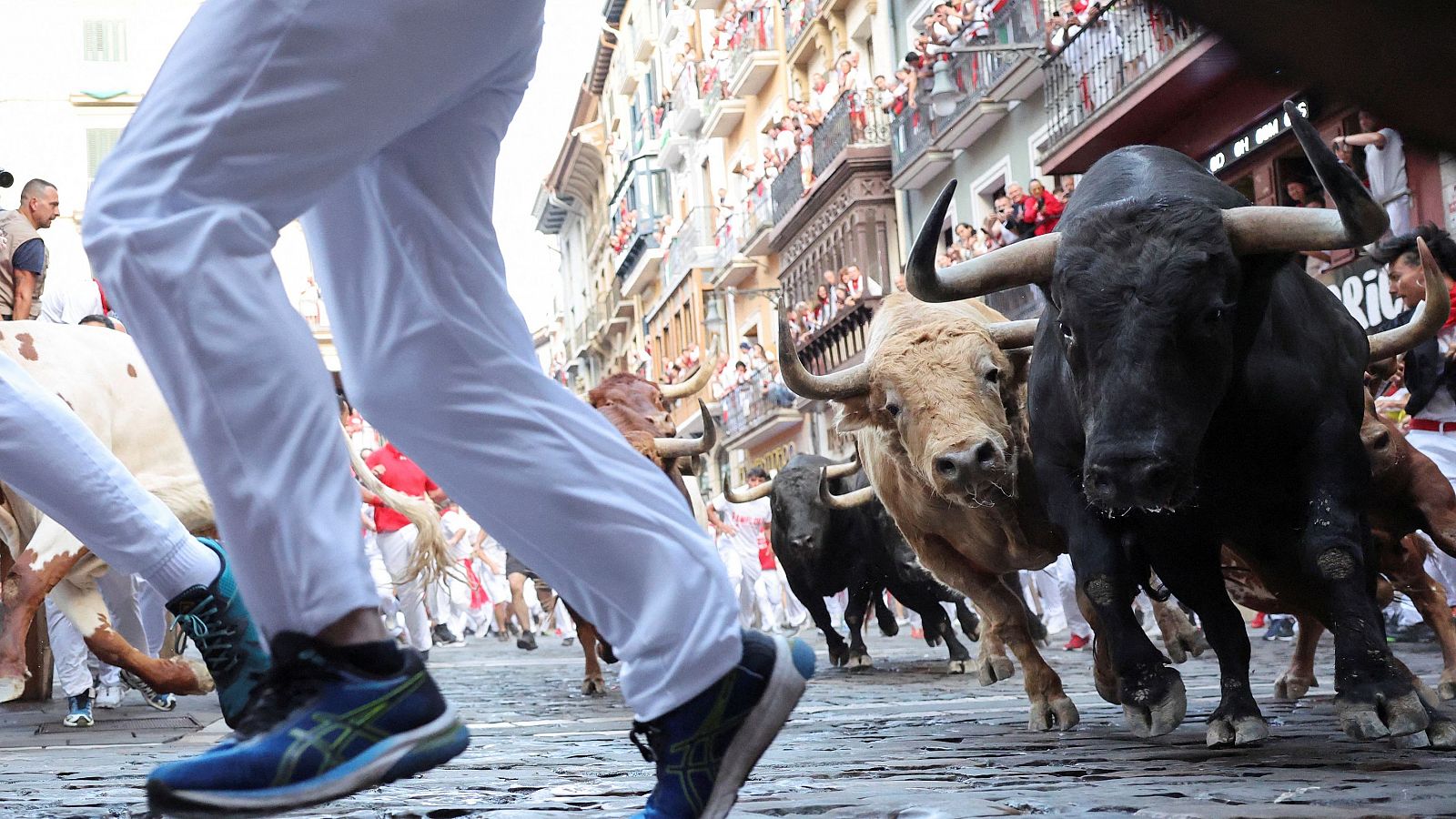 Quinto encierro de San Fermín 2025 con los Jandilla | Ver