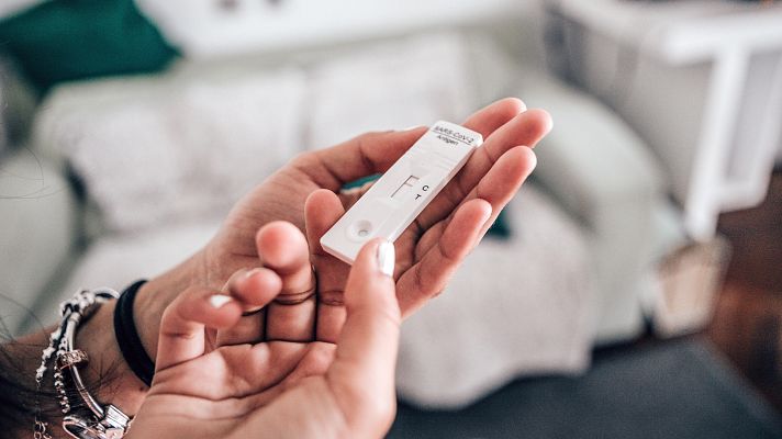 Telediario 1 - Aumentan los casos de covid por una variante de Omicron