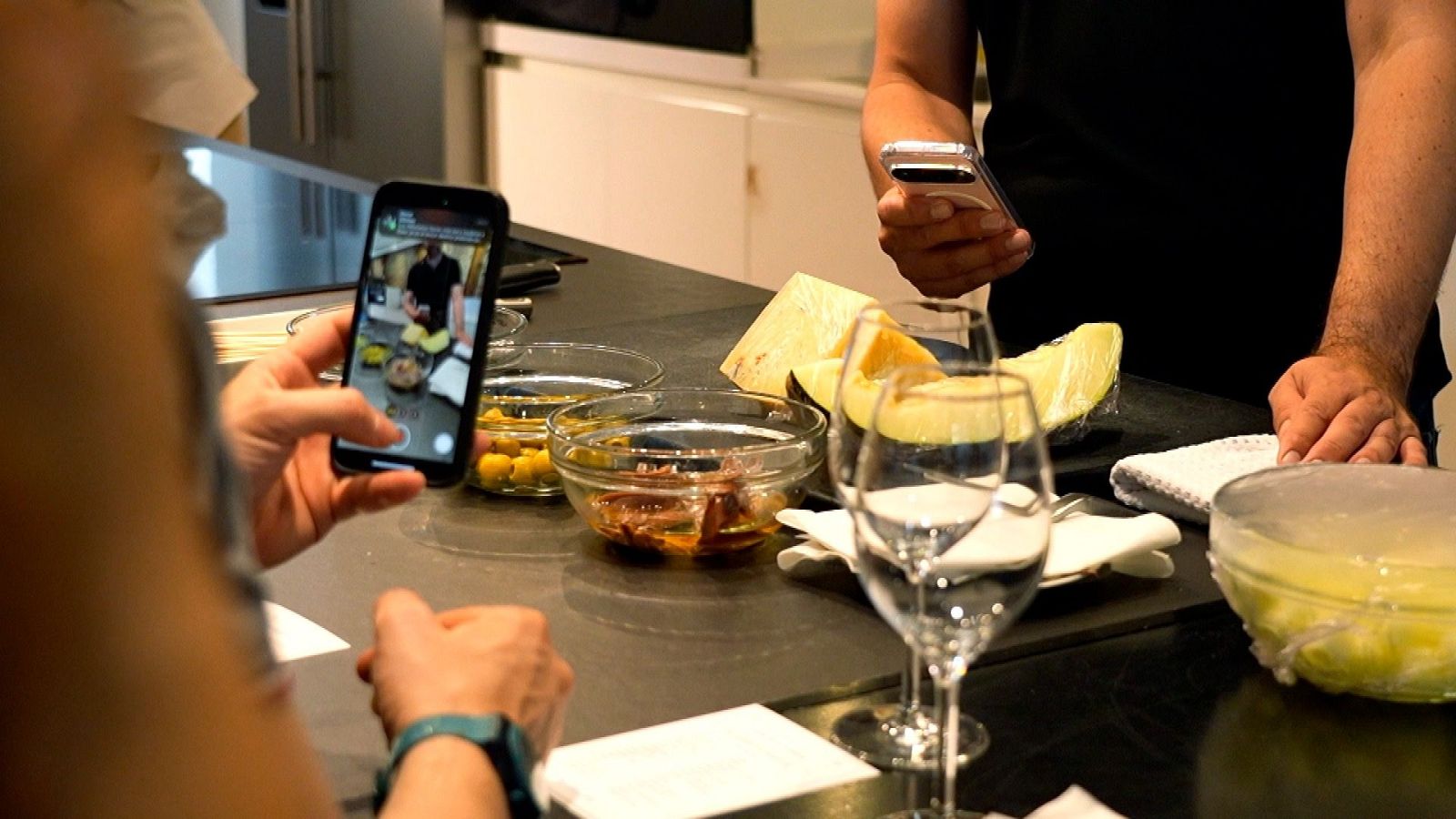 Zoom Net - Hospital con IA, Puentes de Talento y Cocinando con Gemini Live - Zoom net | Ver