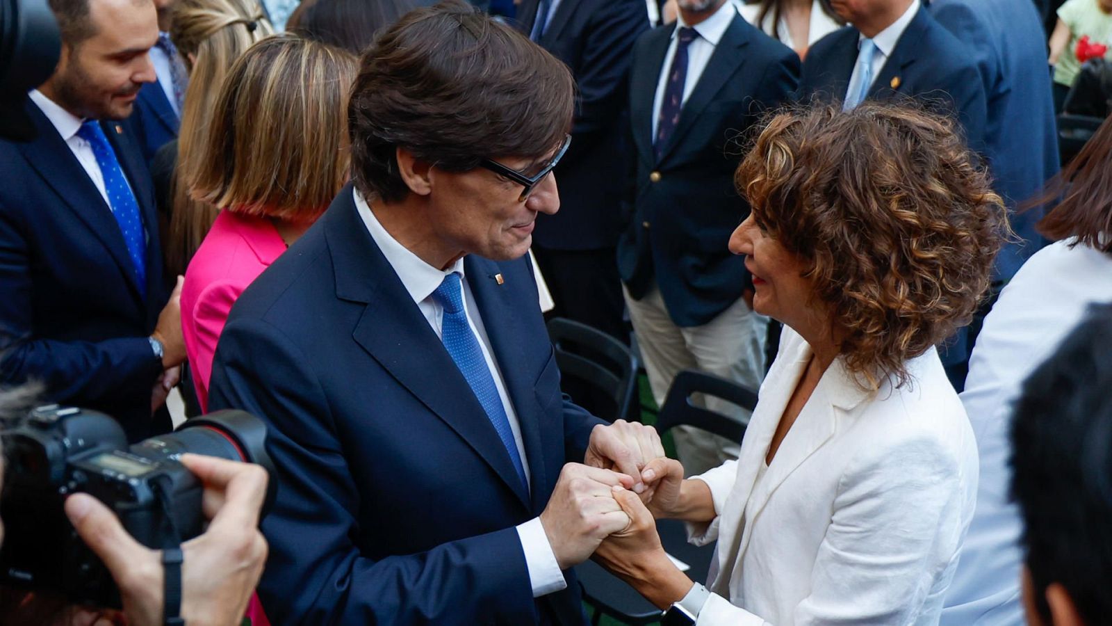 Gobierno y Generalitat se reúnen para abordar la financiación singular - La hora de La 1 | Ver