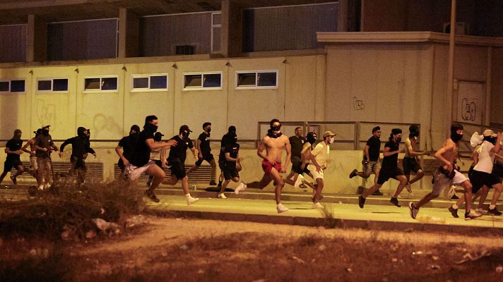 Especiales informativos - Las familias del barrio de San Antonio, en Torre Pacheco, con "mucho miedo" por los disturbios