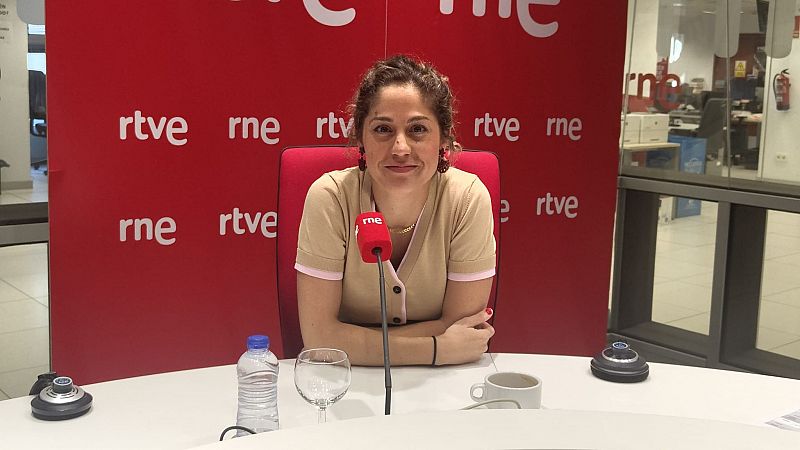 Lara Hernández (Sumar): "Después de 40 años sin tocar la jornada laboral, no pasa nada porque nos demos dos meses para garantizar que la medida sale adelante" - Escuchar ahora