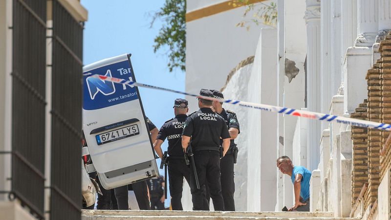 Mueren dos trabajadores tras caerse el techo de una obra en Sevilla - La tarde en 24h | Ver