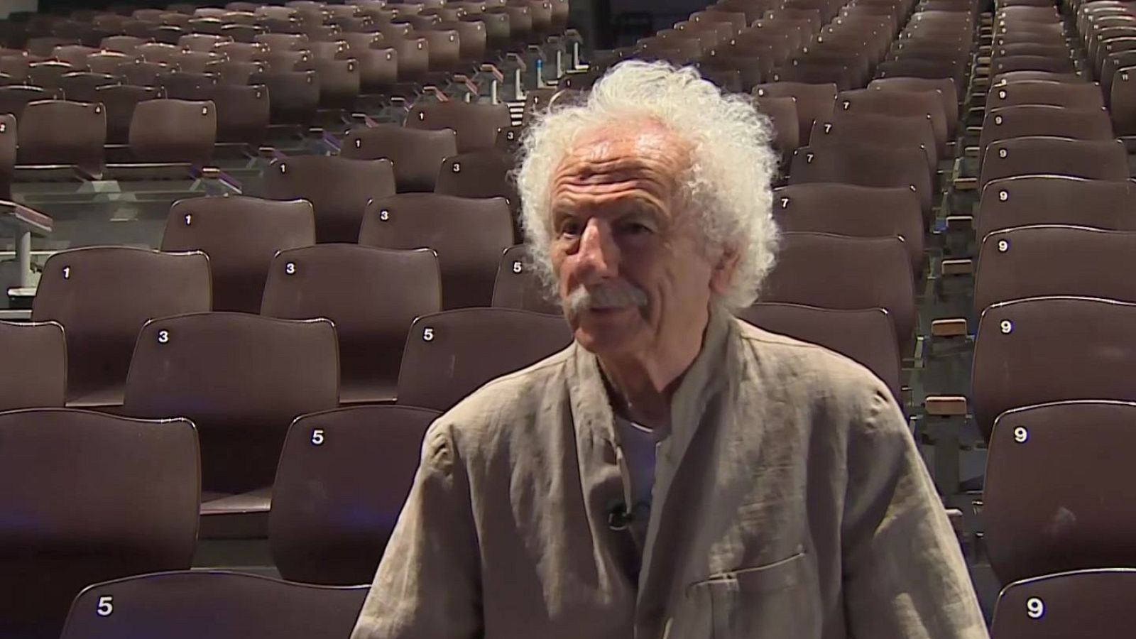 'Volar con los pies en el suelo' se estrena en el Festival de Teatro Clásico de Almagro - Telediario 2 | Ver