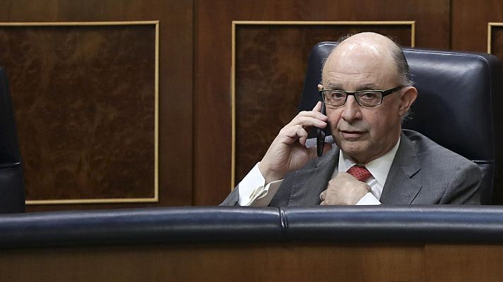 Telediario 1 - El despacho de Montoro también habría beneficiado a eléctricas y renovables a cambio de comisiones