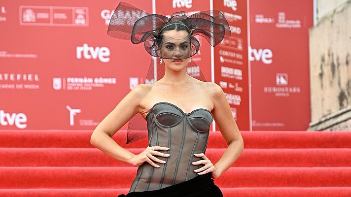 Telediario 1 - Los II Premios Academia de la Moda Española coronan a Teresa Helbig y Roberto Verino