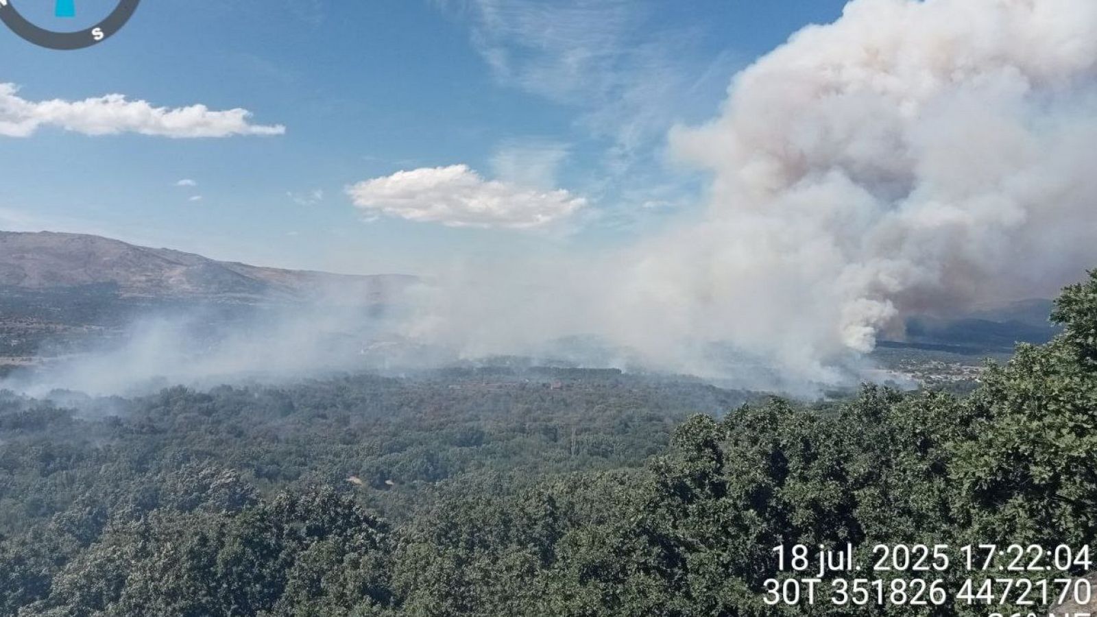 Alcalde de Burgohondo: "El fuego ha avanzado muy rápido, pero está controlado" - La tarde en 24h | Ver