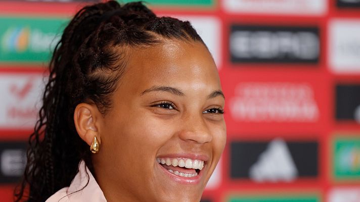 Eurocopa - Vicky López: "Estamos enganchando a la gente y eso habla bien del equipo"