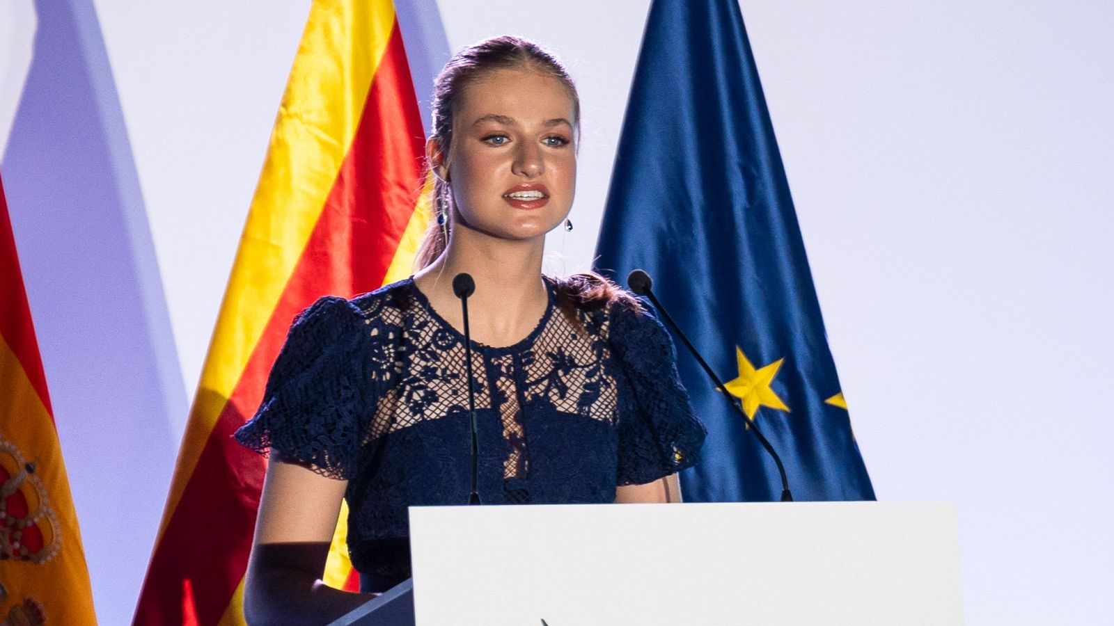 El Gran Teatre del Liceu de Barcelona acogerá la ceremonia de estos premios presidida por los Reyes, la princesa Leonor y la infanta Sofía. Este miércoles a las 19.10 h en La 1, Canal 24 h y RTVE Play