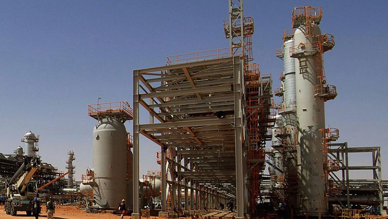 Secuestran a 41 extranjeros y al menos dos mueren en el ataque a una planta de gas en Argelia