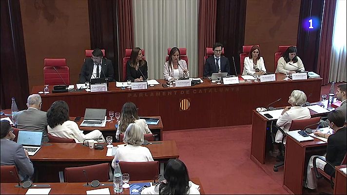 L'Informatiu - Niubó destitueix un alt càrrec d'Educació pels errors en l'adjudicació de places docents