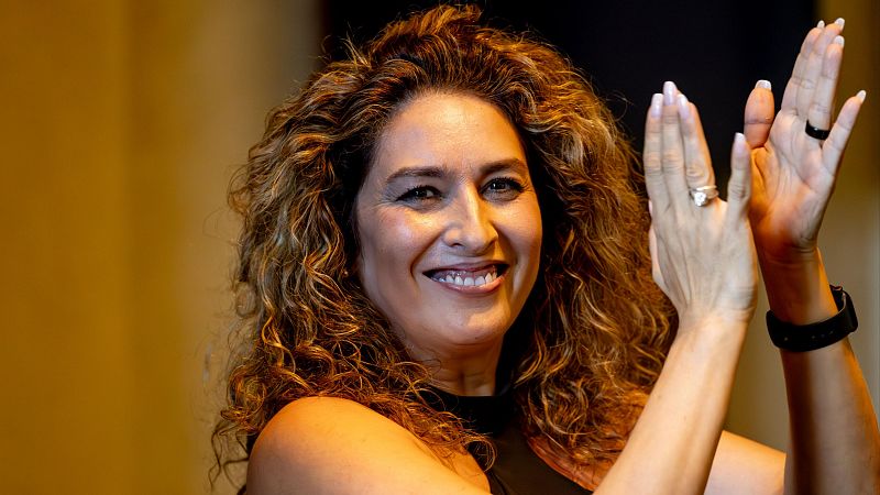 Estrella Morente homenajea a las grandes divas que la inspiran - Telediario 1 | Ver
