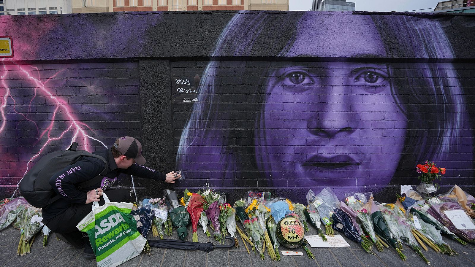 Muere el cantante Ozzy Osbourne a los 76 años - Telediario 1 | Ver