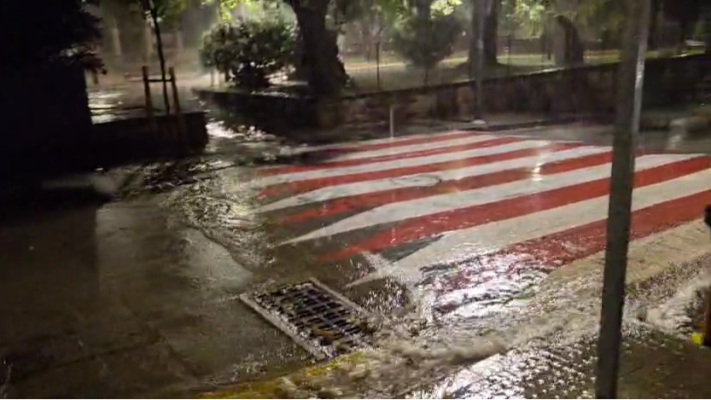 Telediario 2 - Aviso rojo por tormentas en Barcelona: caen lluvias torrenciales y granizo