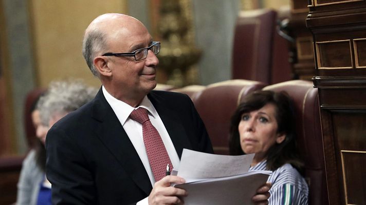 Telediario 1 - El despacho de Montoro pide anular los mails que originaron el caso