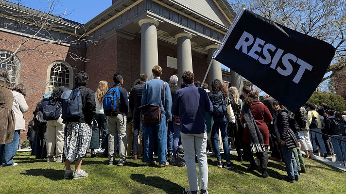 Telediario 2 - Columbia accede a pagar 200 millones de multa en pleno pulso entre Trump y las universidades