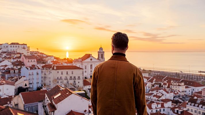 Telediario 1 - Viajar solo, una tendencia al alza