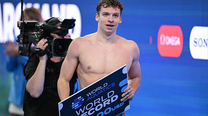 Natación - El rugido del 'león': Marchand bate el récord del mundo de los 200m estilos en su semifinal