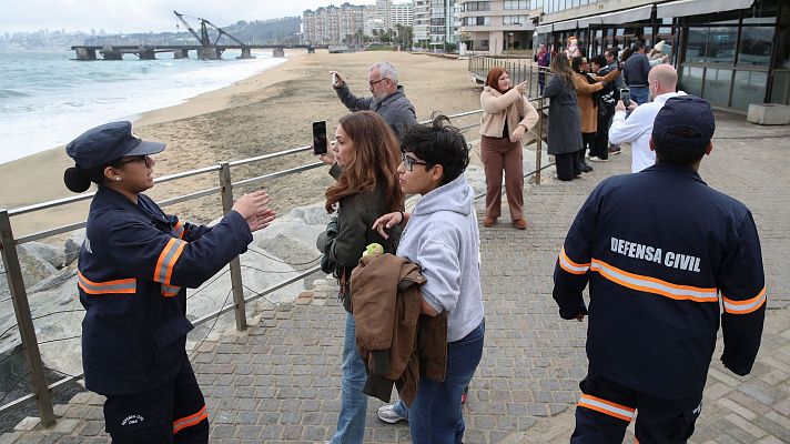 La tarde en 24h - Delegado presidencial de la Isla de Pascua: "Hemos evacuado a todas las personas en peligro"