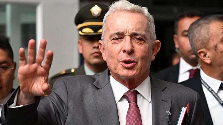 Telediario 2 - El expresidente de Colombia Álvaro Uribe, condenado a 12 años de prisión domiciliaria