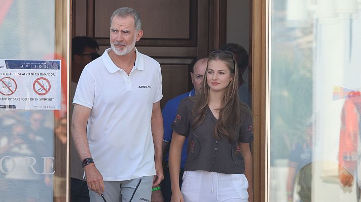 Informativo 24h - La princesa Leonor visita por sorpresa el club náutico de Palma con Felipe VI