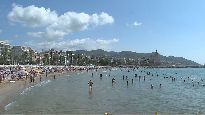 L'Informatiu - Platges plenes i preus pels núvols