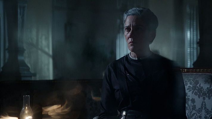 La promesa - Petra, conmovida ante la marquesa