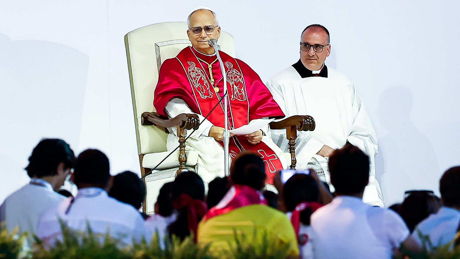 El papa lamenta la muerte de dos jóvenes durante el Jubileo - Fin de semana 24h | Ver
