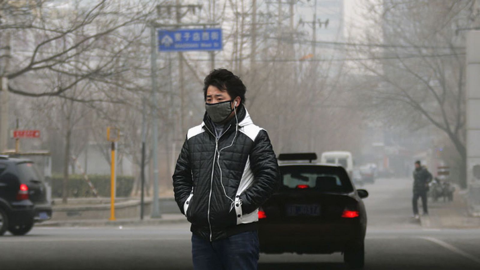 Telediario 1: La capa de contaminación en China se desplaza de la capital a otras zonas | RTVE Play