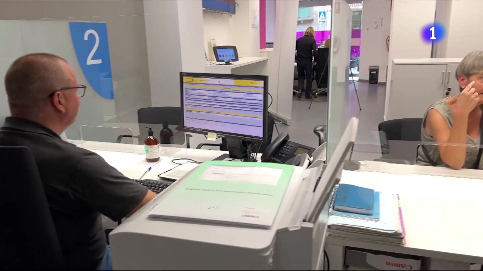 La Generalitat simplifica la gestió de 170 tràmits i serveis prioritaris