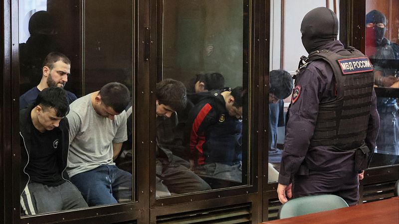 Comienza el juicio por el atentado en una sala de conciertos en Moscú | Ver