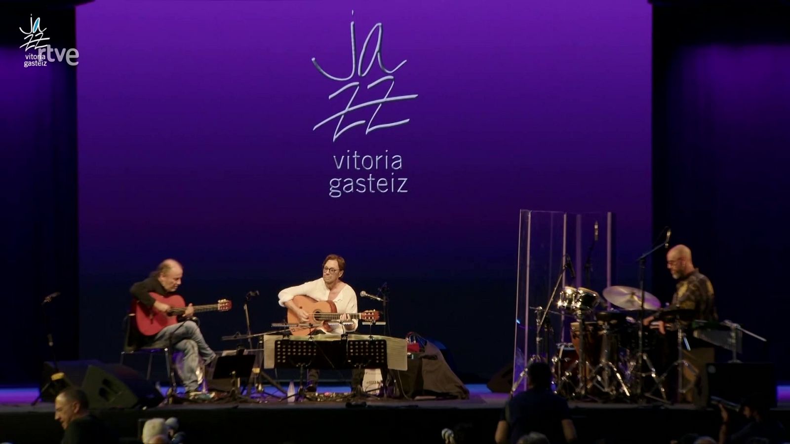 Festivales de verano - 48º Jazz Vitoria Gasteiz: Al Di Meola Acoustic Trio - Festivales de verano de La 2 | Ver